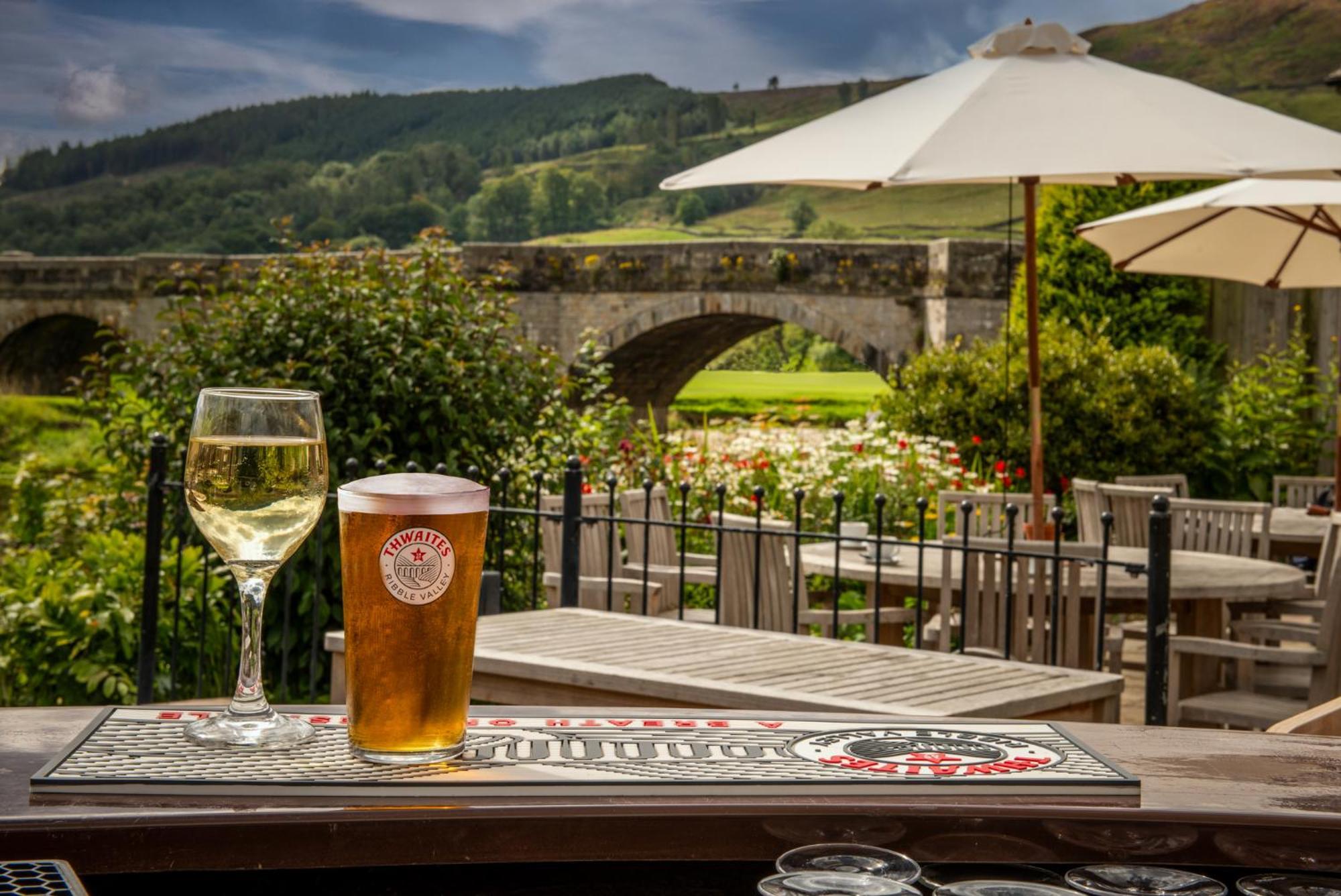 Hotel The Red Lion & Manor House Burnsall Exterior foto